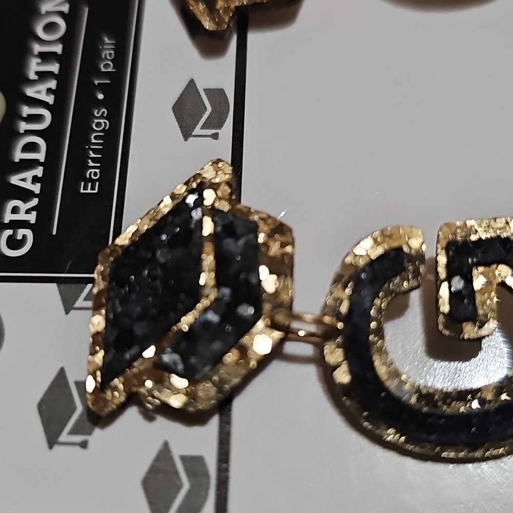 Grad Post Back Earrings Lightweight New - Picture 3 of 5